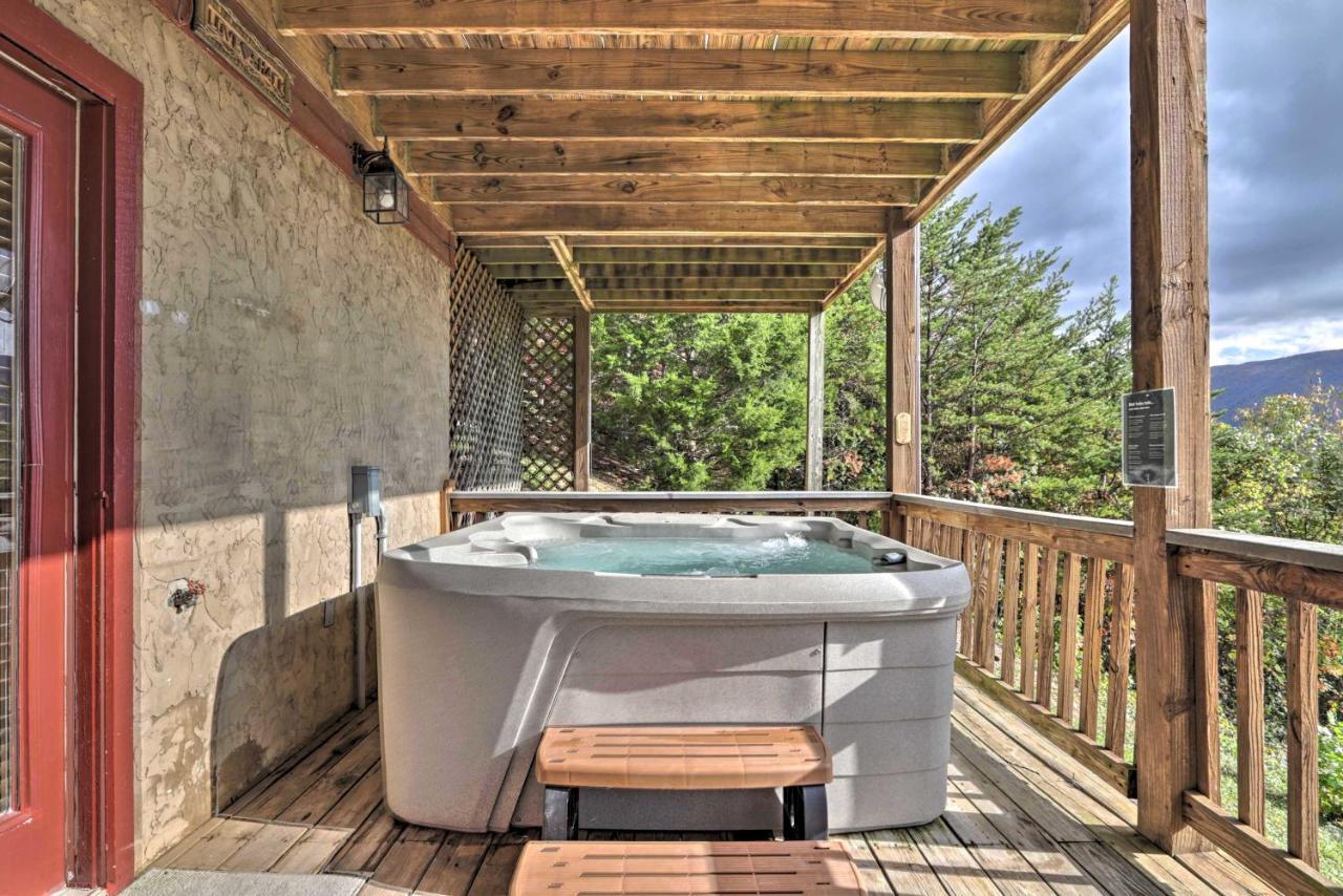Smoky Mountain Retreat With Hot Tub, Arcade Games Villa Pigeon Forge Eksteriør bilde