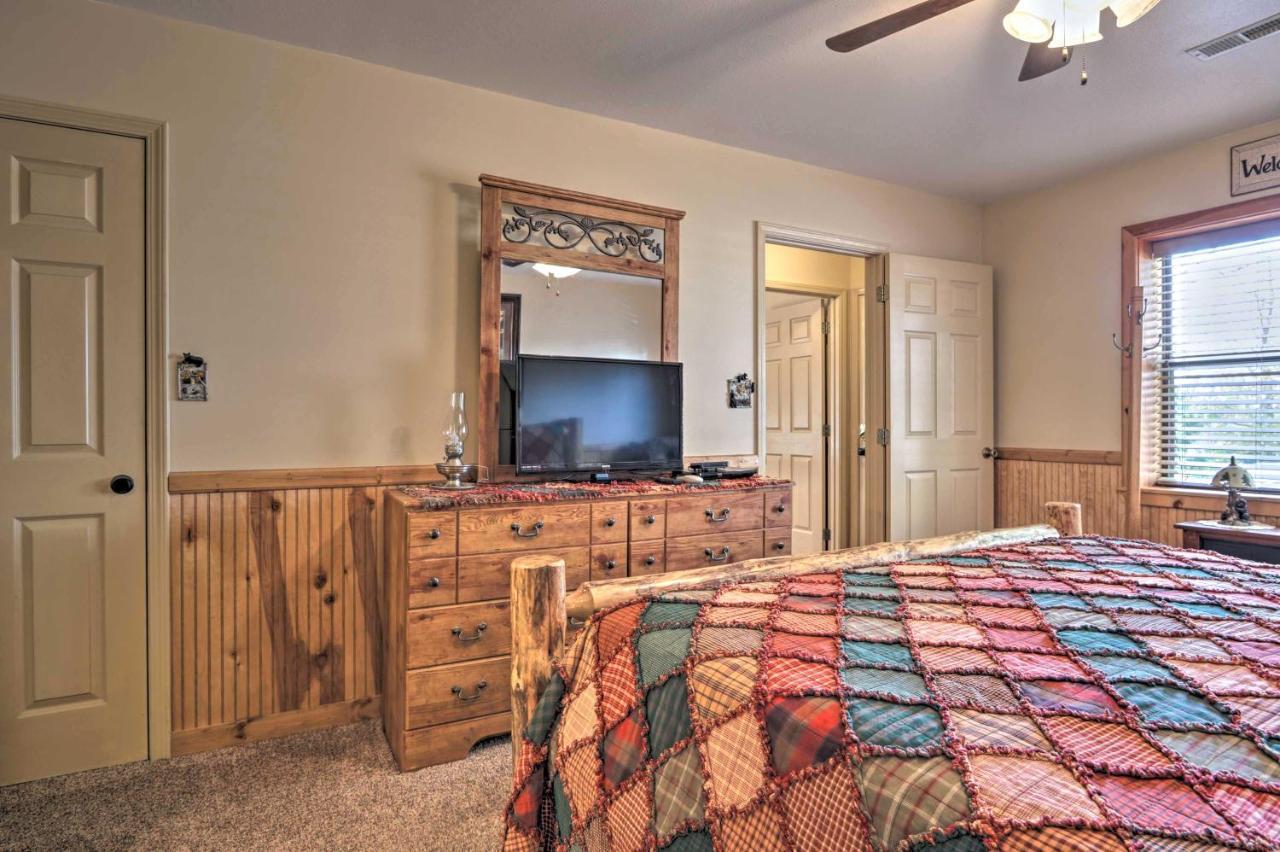 Smoky Mountain Retreat With Hot Tub, Arcade Games Villa Pigeon Forge Eksteriør bilde