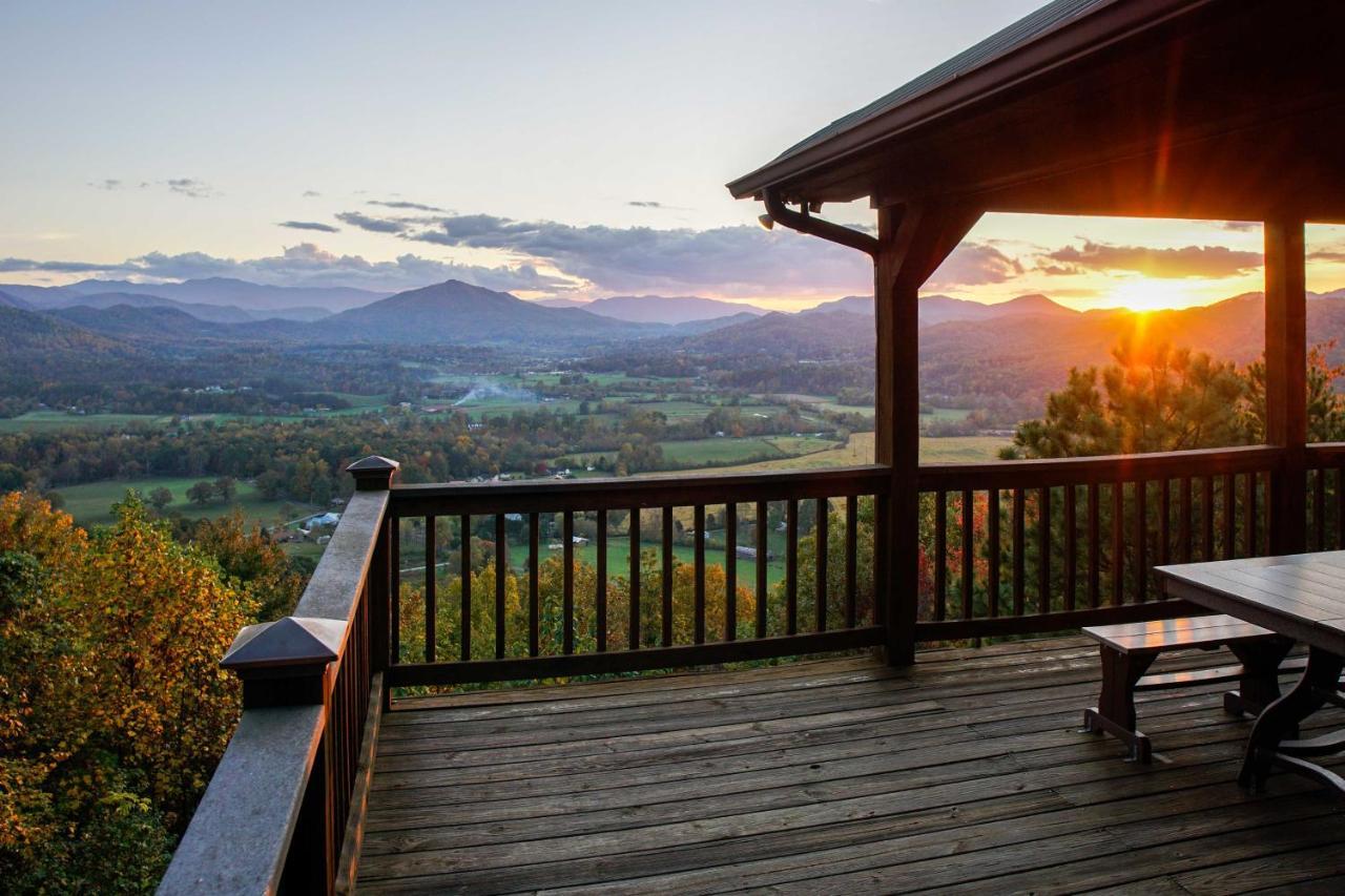 Smoky Mountain Retreat With Hot Tub, Arcade Games Villa Pigeon Forge Eksteriør bilde