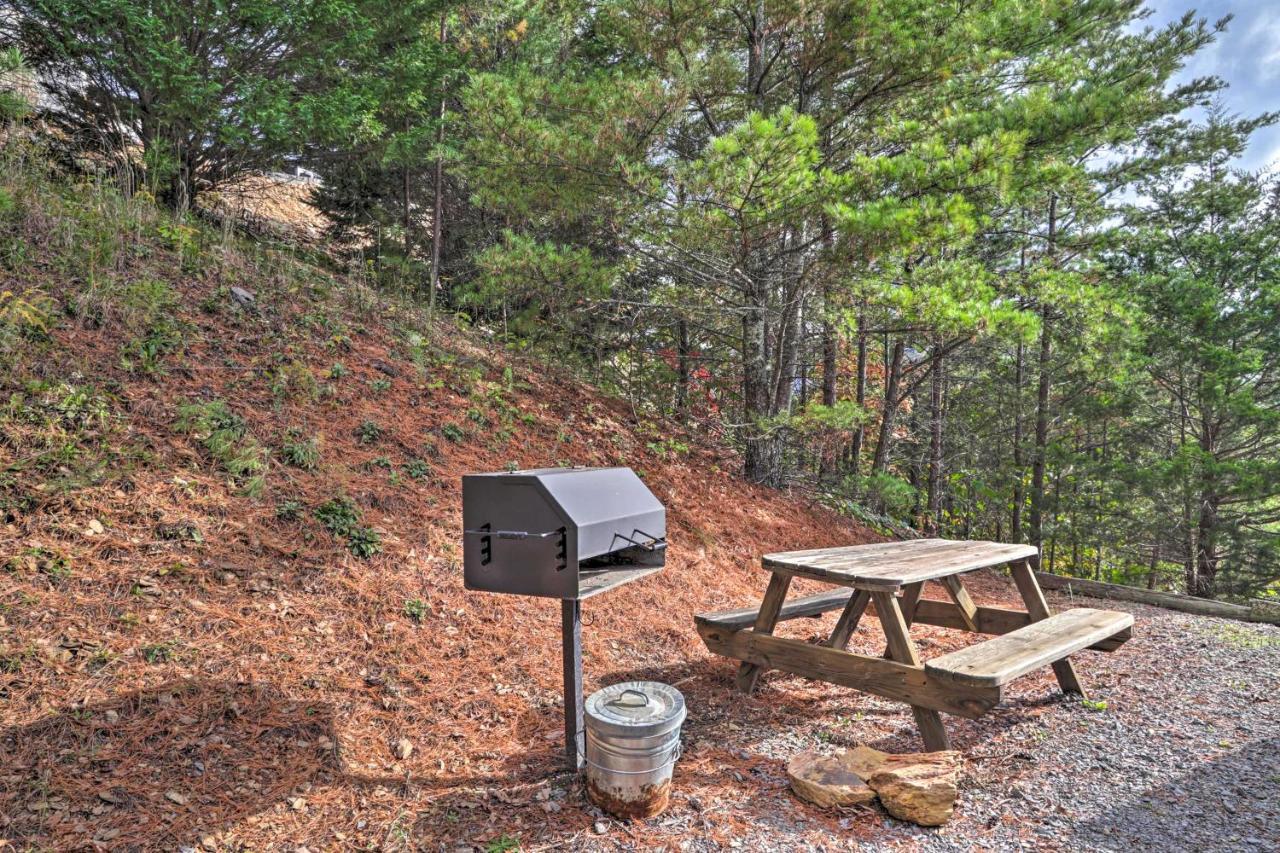 Smoky Mountain Retreat With Hot Tub, Arcade Games Villa Pigeon Forge Eksteriør bilde