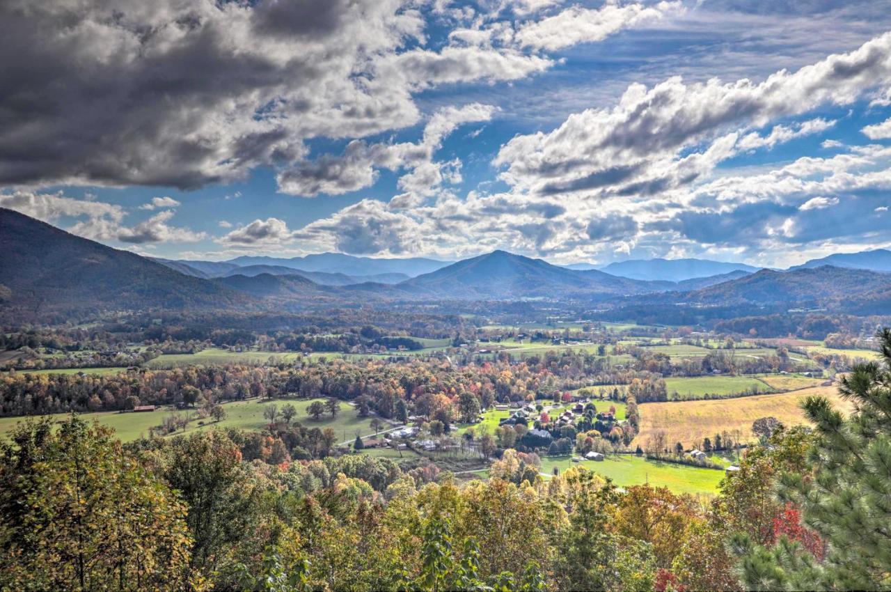 Smoky Mountain Retreat With Hot Tub, Arcade Games Villa Pigeon Forge Eksteriør bilde