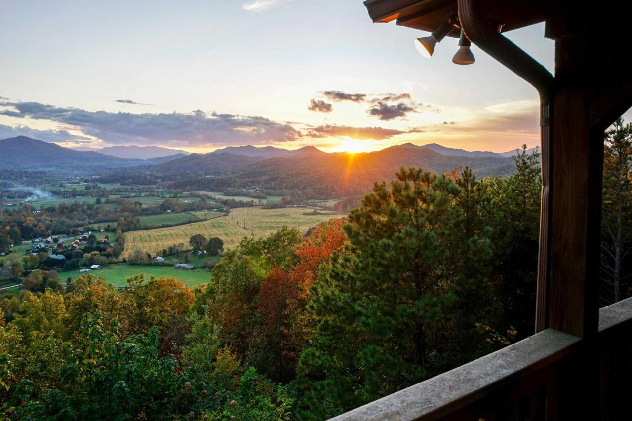 Smoky Mountain Retreat With Hot Tub, Arcade Games Villa Pigeon Forge Eksteriør bilde