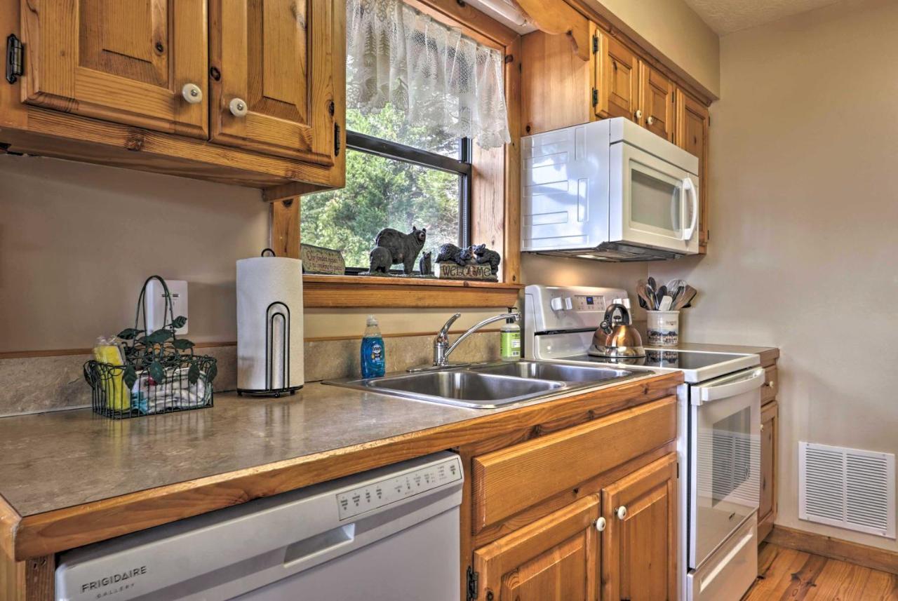 Smoky Mountain Retreat With Hot Tub, Arcade Games Villa Pigeon Forge Eksteriør bilde